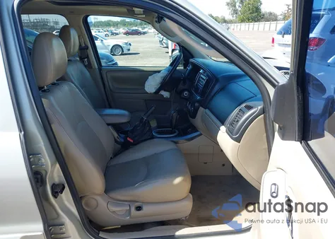 2005 Mazda Tribute S из США, поврежденный, VIN 4F2CZ06175KM49688